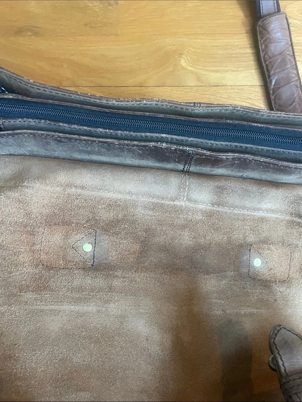 Beautiful Vintage Brown Leather computer bag; clasp is worn & slips out (OL3)